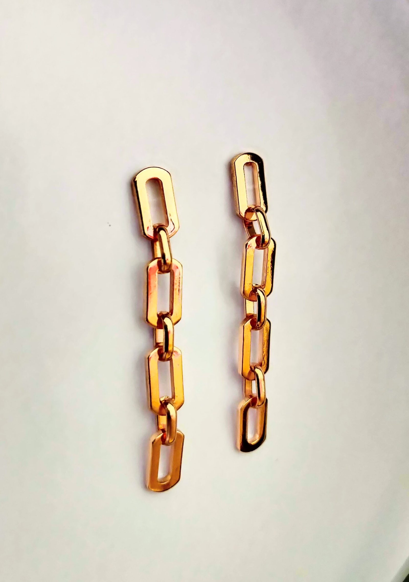 Golden linked Chain Earring - Image 4
