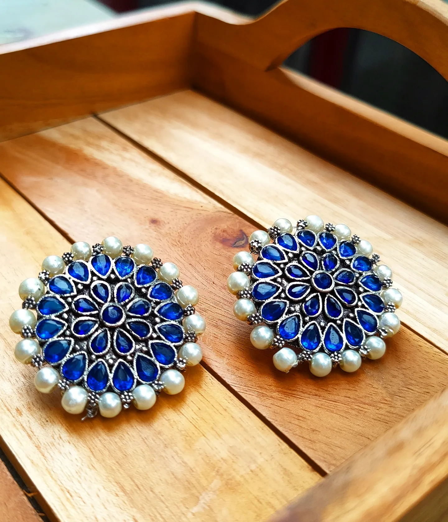 Shikha Stud Earrings - Image 6